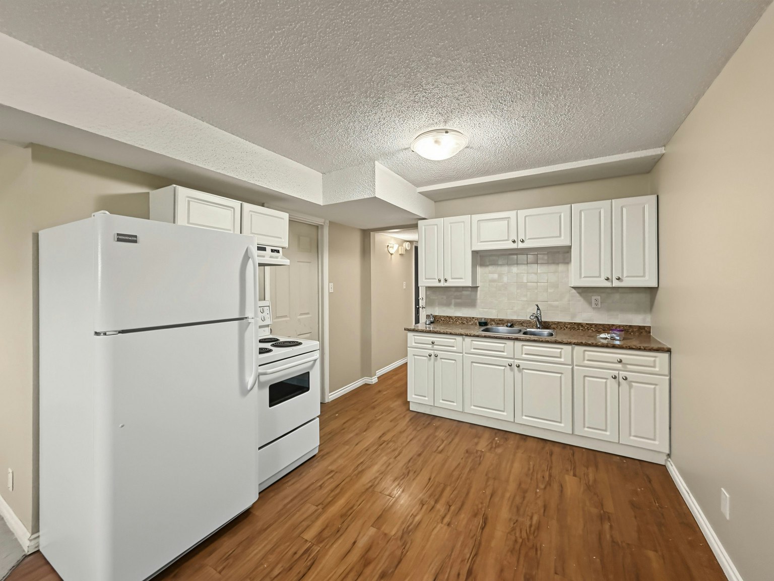 6425B-6425 35 Avenue Northwest, Calgary, AB, T3B 1S5 - 2