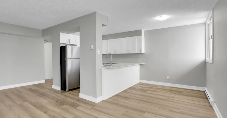 2935 Richmond Road, Ottawa, ON, K2B 8C9 - 10