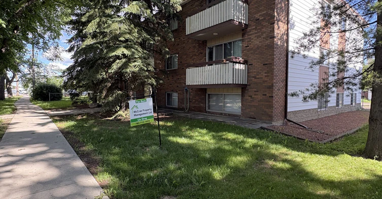 102-10425 78 Avenue Northwest, Edmonton, AB, T6E 1P1 - 2