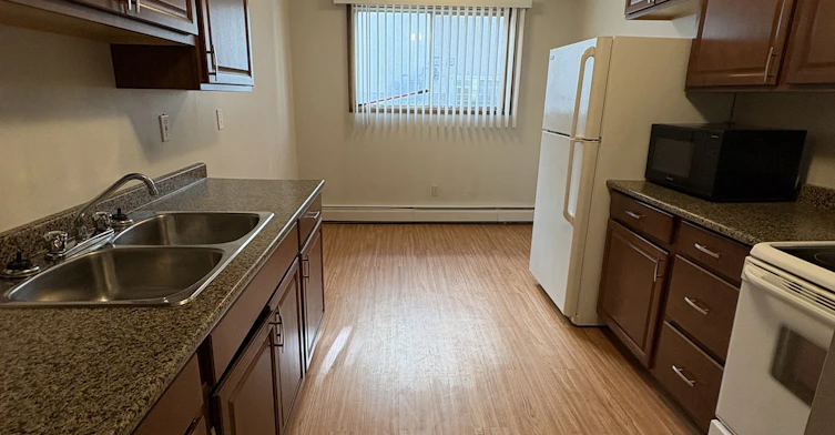 102-10425 78 Avenue Northwest, Edmonton, AB, T6E 1P1 - 9