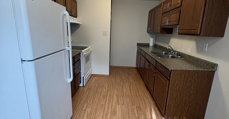 102-10425 78 Avenue Northwest, Edmonton, AB, T6E 1P1 - 11