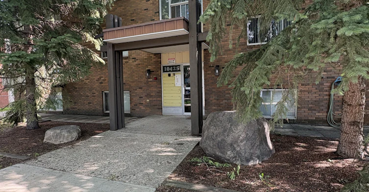102-10425 78 Avenue Northwest, Edmonton, AB, T6E 1P1 - 4