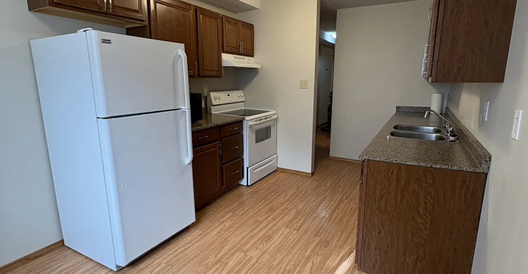 102-10425 78 Avenue Northwest, Edmonton, AB, T6E 1P1 - 10