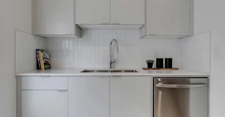 453 35 Avenue NW, Calgary, AB, T2K 5Z9 - 8