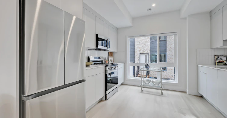 453 35 Avenue NW, Calgary, AB, T2K 5Z9 - 9