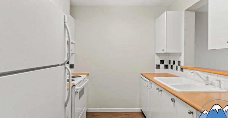 1905-6611 Southoaks Crescent, Burnaby, BC, V5E 4L5 - 3