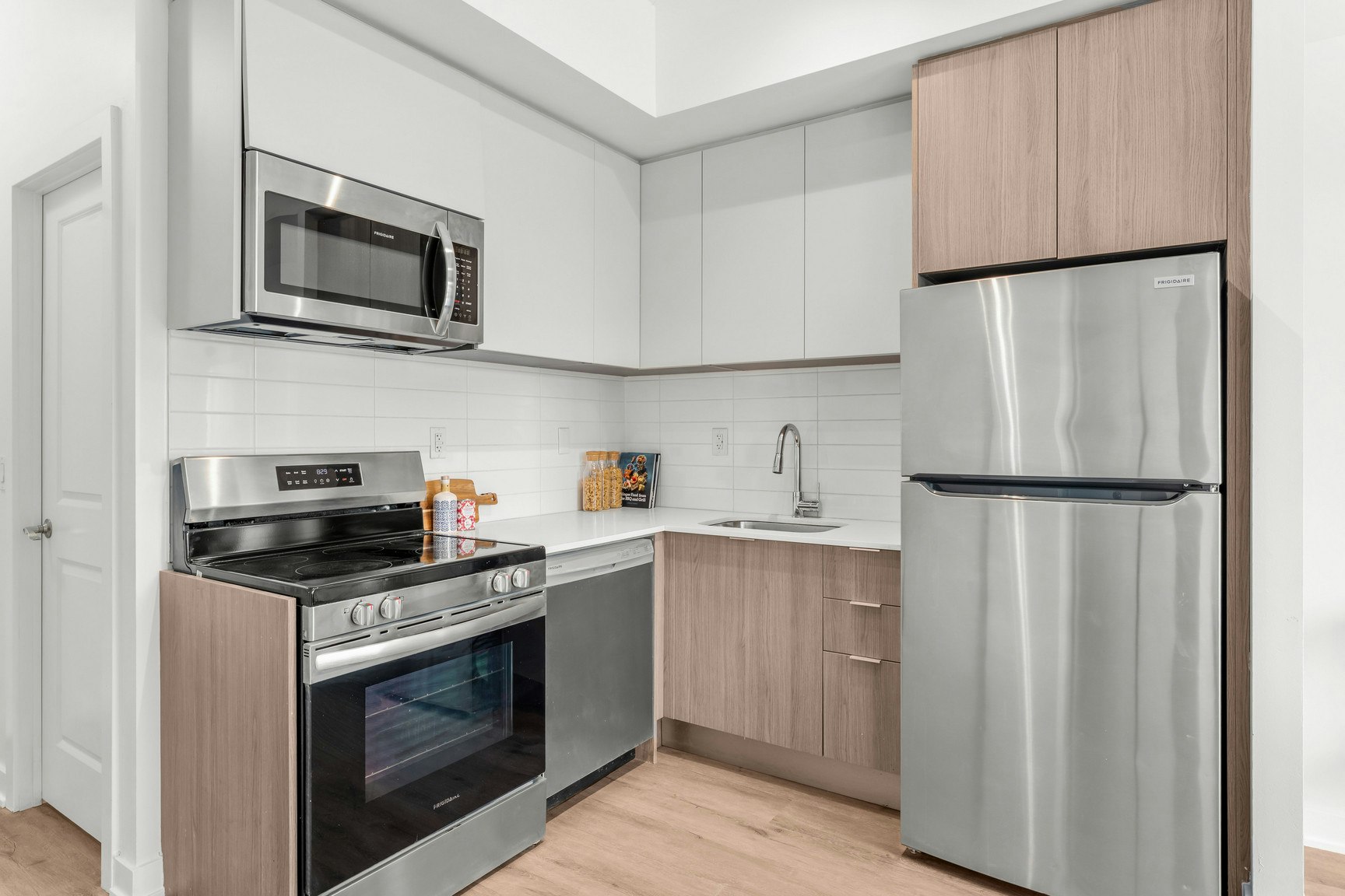 225-BAL-41 Danforth Road, Toronto, ON, M1L 0J6 - 6
