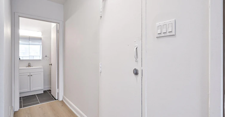 1046 Bathurst Street, Toronto, ON, M5R 3G7 - 10