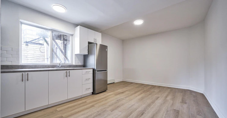 1046 Bathurst Street, Toronto, ON, M5R 3G7 - 3