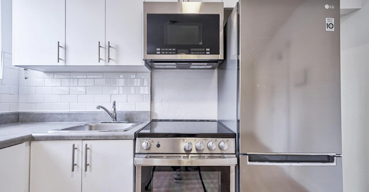 1046 Bathurst Street, Toronto, ON, M5R 3G7 - 7