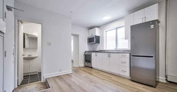 1046 Bathurst Street, Toronto, ON, M5R 3G7 - 2
