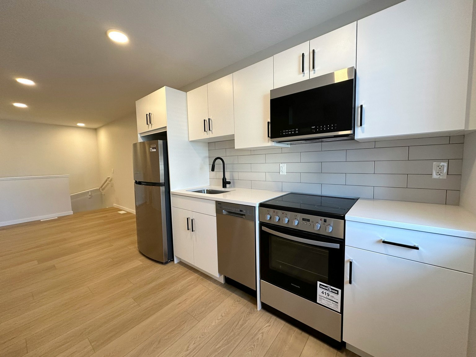 3-20740 24 Avenue Northwest, Edmonton, AB, T6M 2P1 - 3