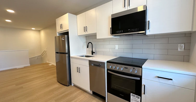 3-20740 24 Avenue Northwest, Edmonton, AB, T6M 2P1 - 3
