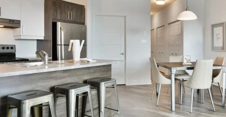 7165 Lunan Street, Brossard, QC, J4Y 0S1 - 4