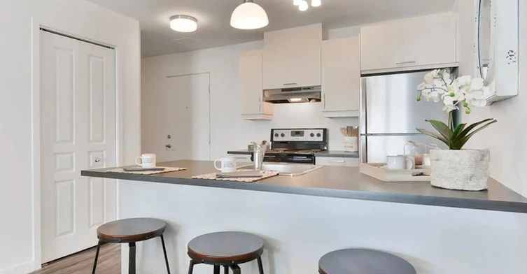 9155 Lennon Street, Brossard, QC, J4Y 0R8 - 3