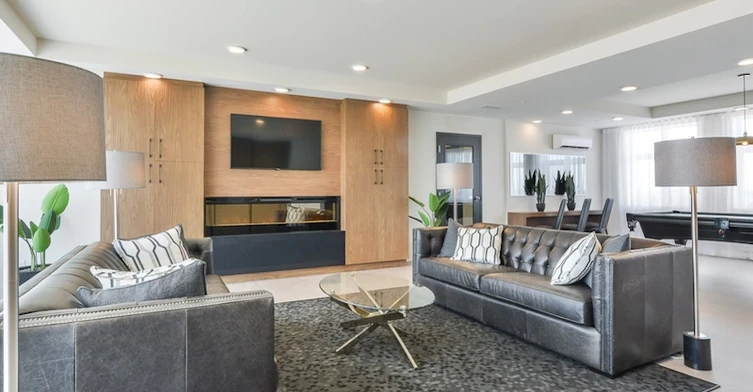 9155 Lennon Street, Brossard, QC, J4Y 0R8 - 8