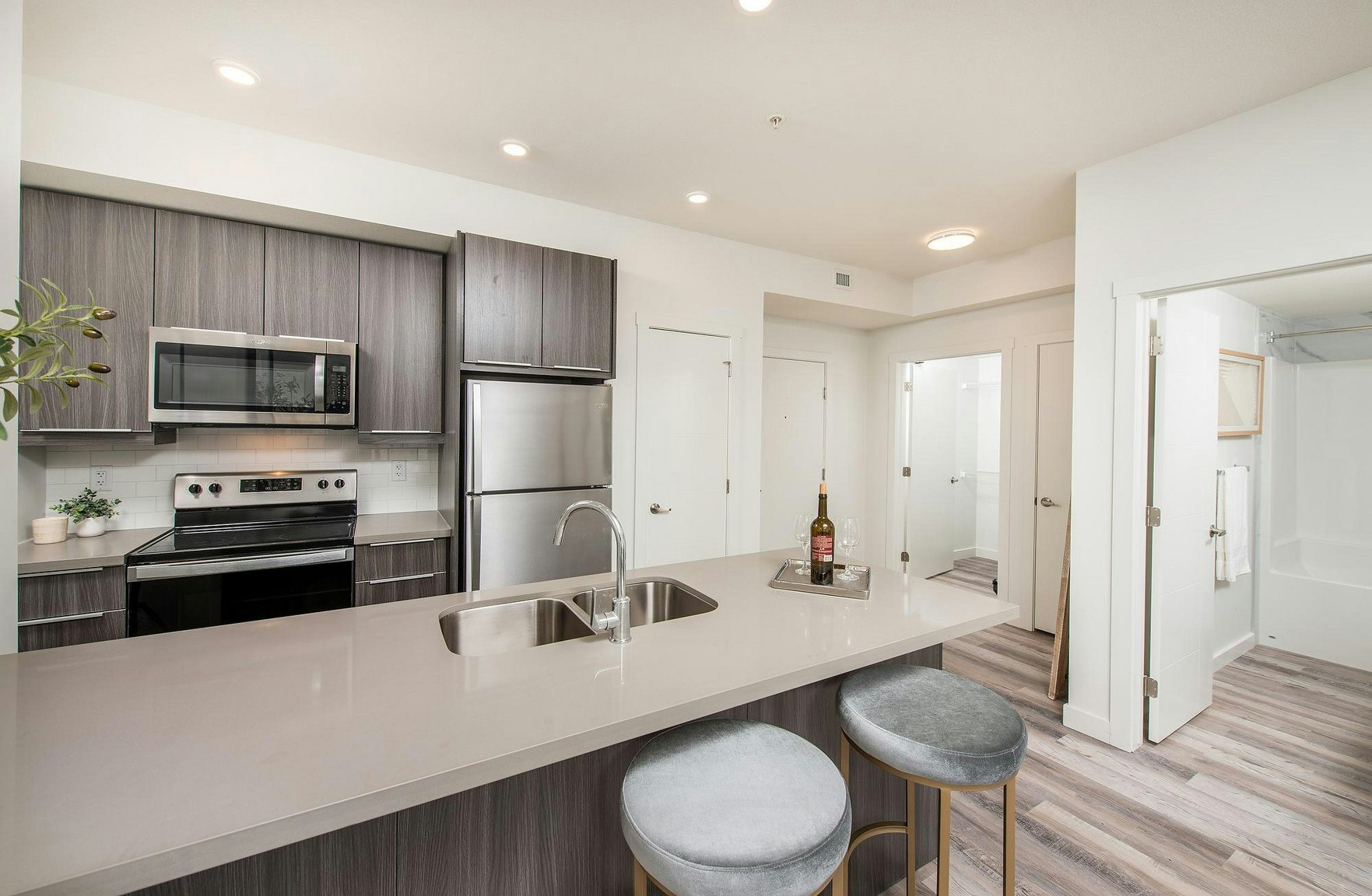 17627 63 Street NW, Edmonton, AB, T5Y 4G3 - 4