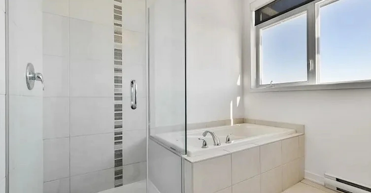 60 Cartier Street, Longueuil, QC, J4R 0A5 - 9