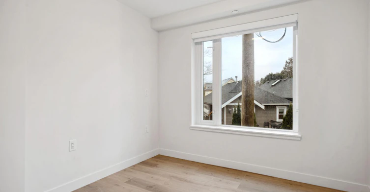 3572 Glen Drive, Vancouver, BC, V5V 0J6 - 10