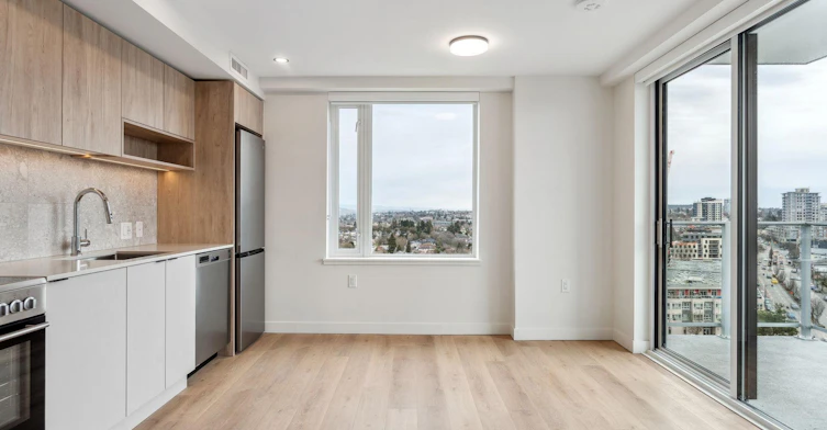 3572 Glen Drive, Vancouver, BC, V5V 0J6 - 5
