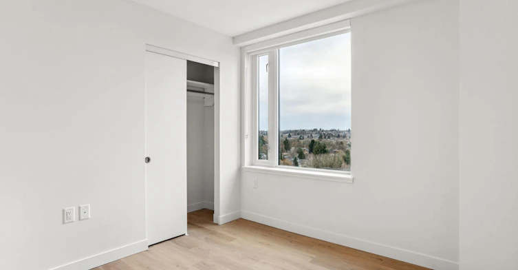 3572 Glen Drive, Vancouver, BC, V5V 0J6 - 8