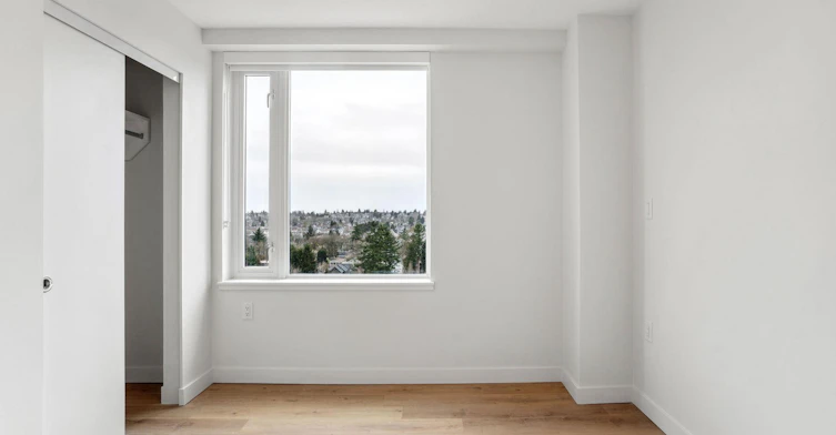 3572 Glen Drive, Vancouver, BC, V5V 0J6 - 9