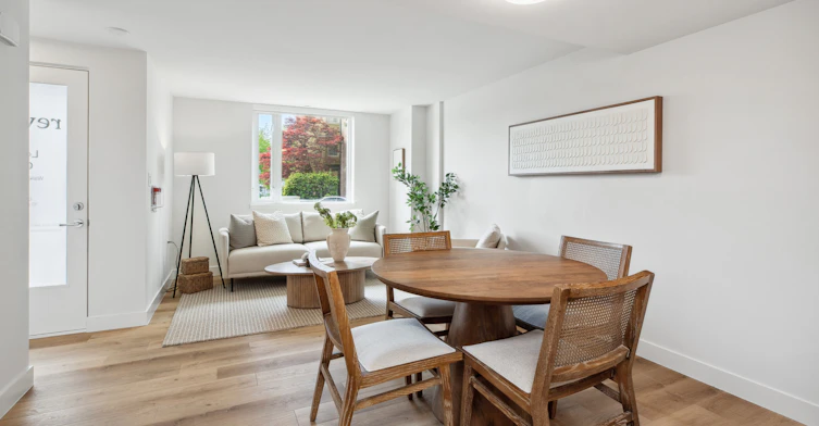 3572 Glen Drive, Vancouver, BC, V5V 0J6 - 8