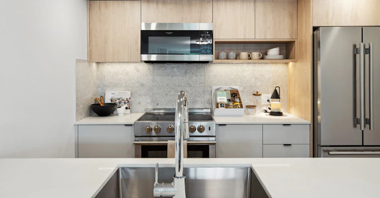 3572 Glen Drive, Vancouver, BC, V5V 0J6 - 12