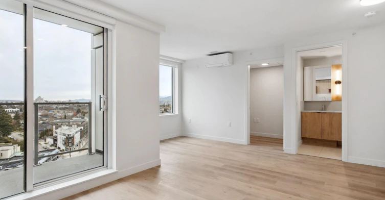 3572 Glen Drive, Vancouver, BC, V5V 0J6 - 7