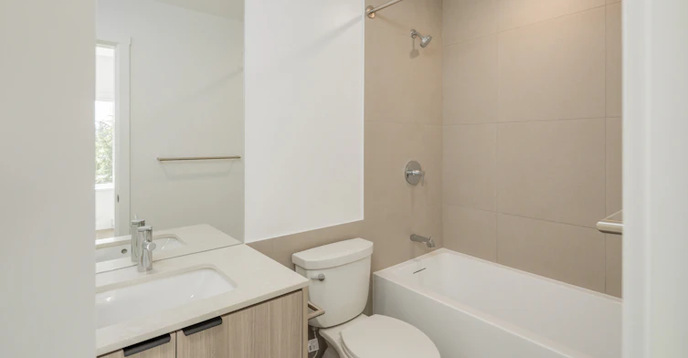 D2-633 Gardena Drive, Coquitlam, BC, V3J 3W4 - 5