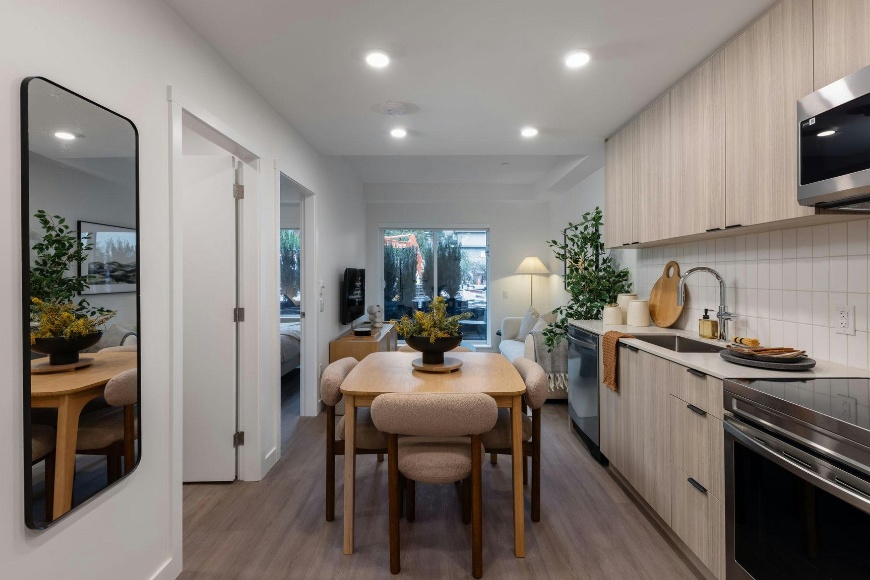 A3-633 Gardena Drive, Coquitlam, BC, V3J 3W4 3