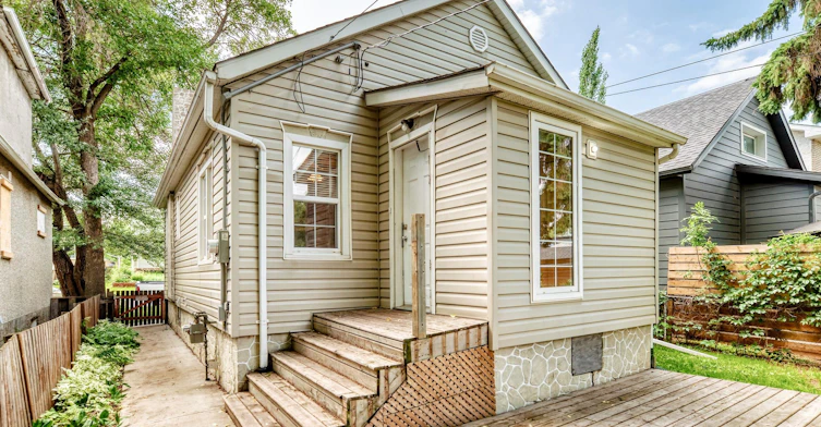 9830 78 Avenue Northwest, Edmonton, AB, T6E 1N3 - 31