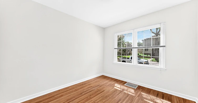 9830 78 Avenue Northwest, Edmonton, AB, T6E 1N3 - 15