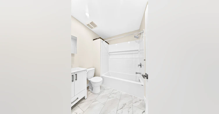 9830 78 Avenue Northwest, Edmonton, AB, T6E 1N3 - 22
