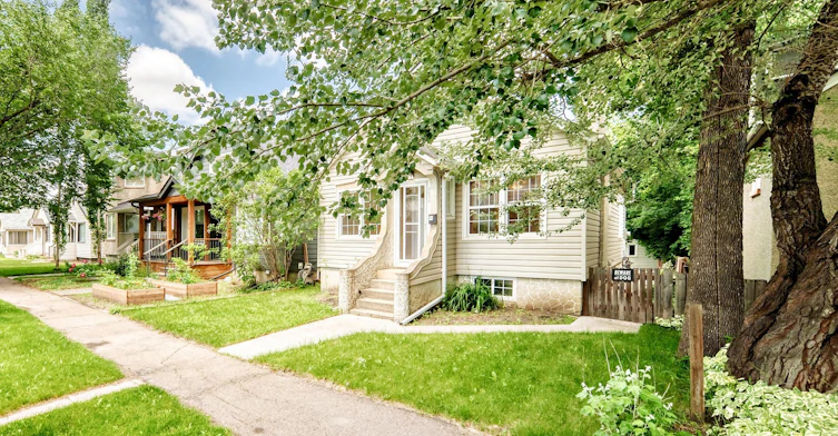 9830 78 Avenue Northwest, Edmonton, AB, T6E 1N3 - 41