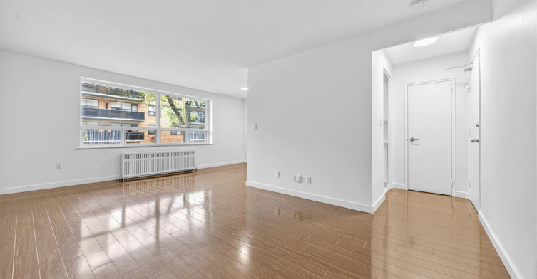 27 Gamble Avenue, Toronto, ON, M4K 2H5 - 9