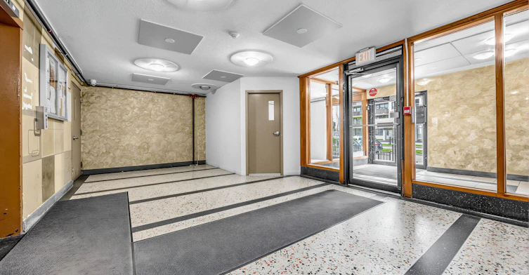 27 Gamble Avenue, Toronto, ON, M4K 2H5 - 23