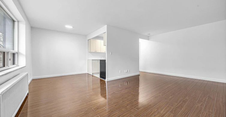 305-27 Gamble Avenue, Toronto, ON, M4K 2H5 - 10