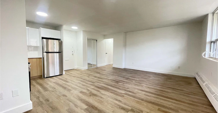 70 Paisley Boulevard West, Mississauga, ON, L5B 1E1 - 8