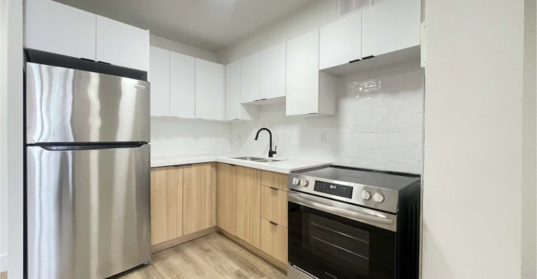 70 Paisley Boulevard West, Mississauga, ON, L5B 1E1 - 11
