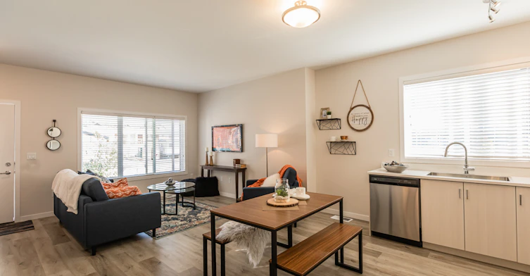 Atlas-20 Ken Oblik Drive, Winnipeg, MB, R2G 2W0