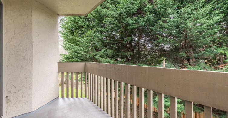 301B-4038 Quadra Street, Saanich, BC, V8X 4C7 - 5