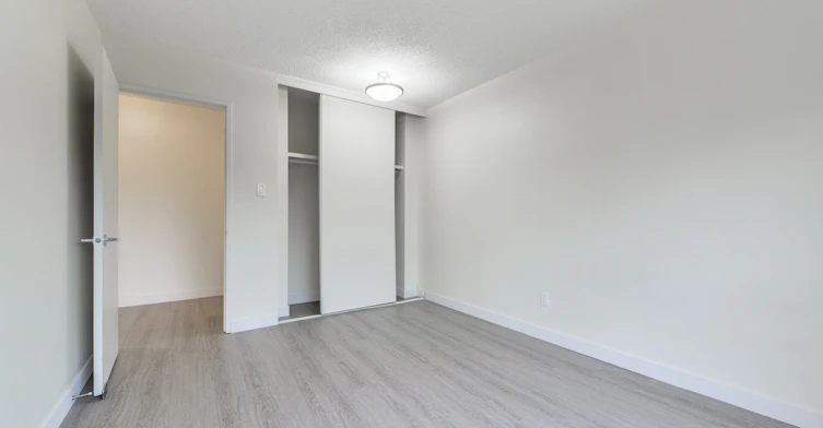 5210 122 Street Northwest, Edmonton, AB, T6H 3S4 - 14