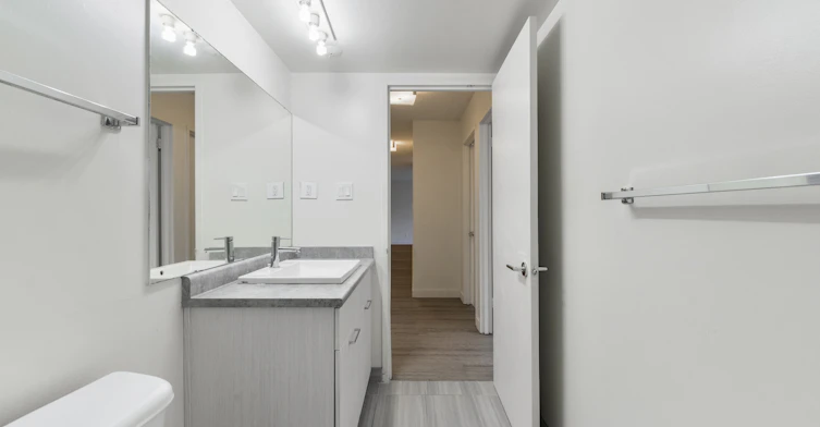 5210 122 Street Northwest, Edmonton, AB, T6H 3S4 - 20