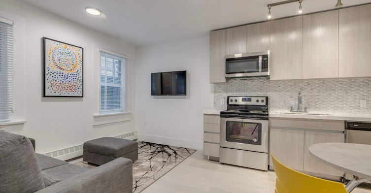 105-1425 Haro Street, Vancouver, BC, V6G 1G2 - 3