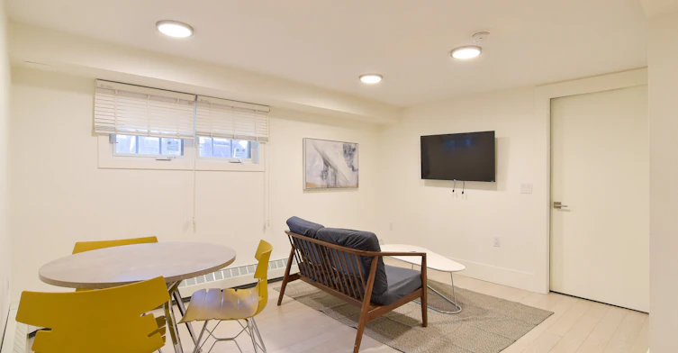 003-1425 Haro Street, Vancouver, BC, V6G 1G2