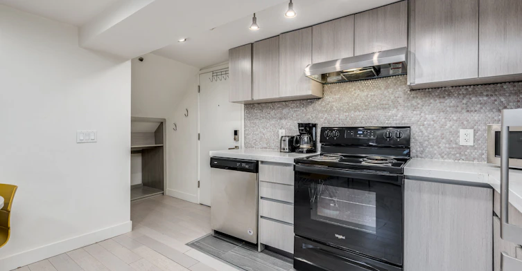 003-1425 Haro Street, Vancouver, BC, V6G 1G2 - 12