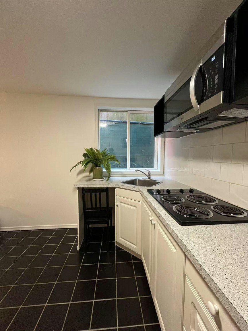 5-1517 Comox Street, Vancouver, BC, V6G 1P3 - 4