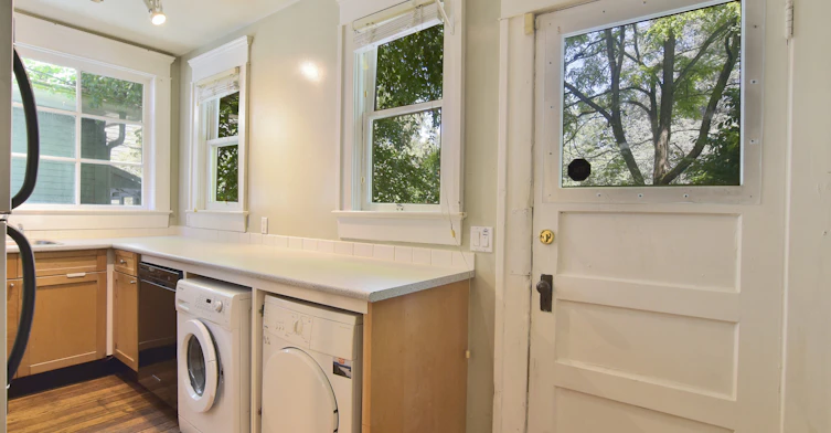 1-1517 Comox Street, Vancouver, BC, V6G 1P3 - 15