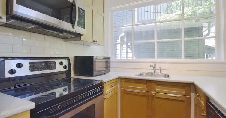 1-1517 Comox Street, Vancouver, BC, V6G 1P3 - 14